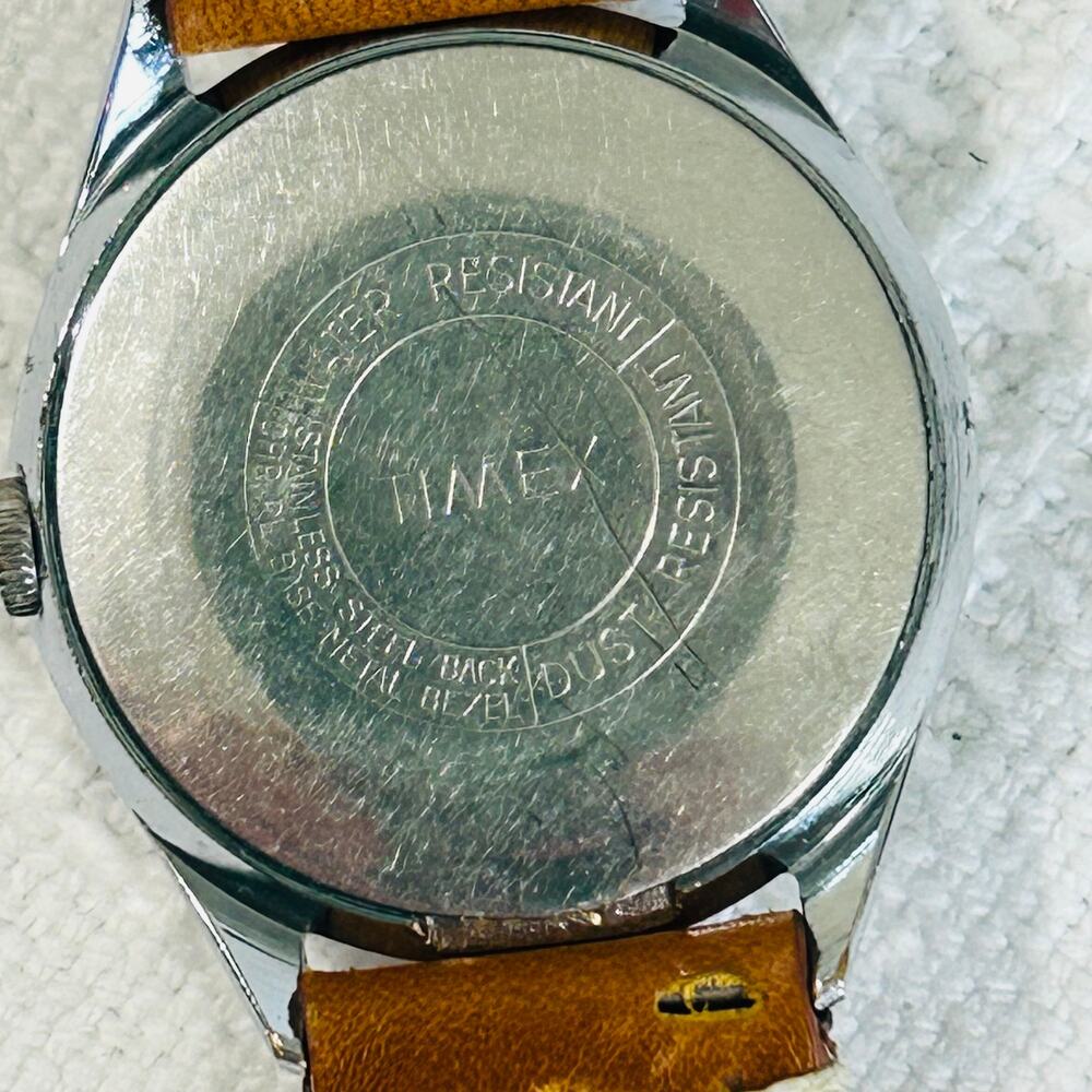 Timex 21 Jewel 34mm Mens Watch 1970 Manual Wind Runs Great - Picture 4 of 12